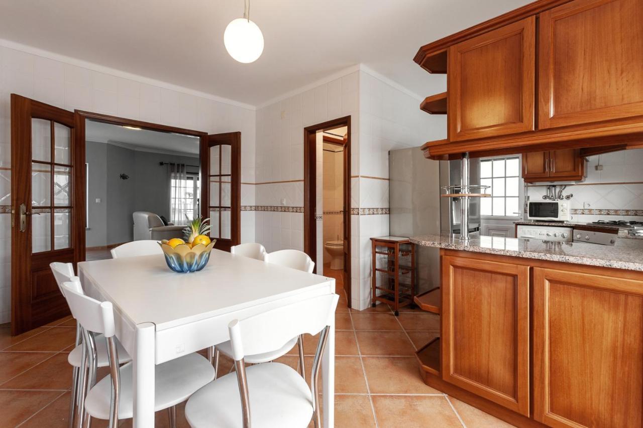 Ocean Breeze Villa Atouguia Da Baleia Bagian luar foto