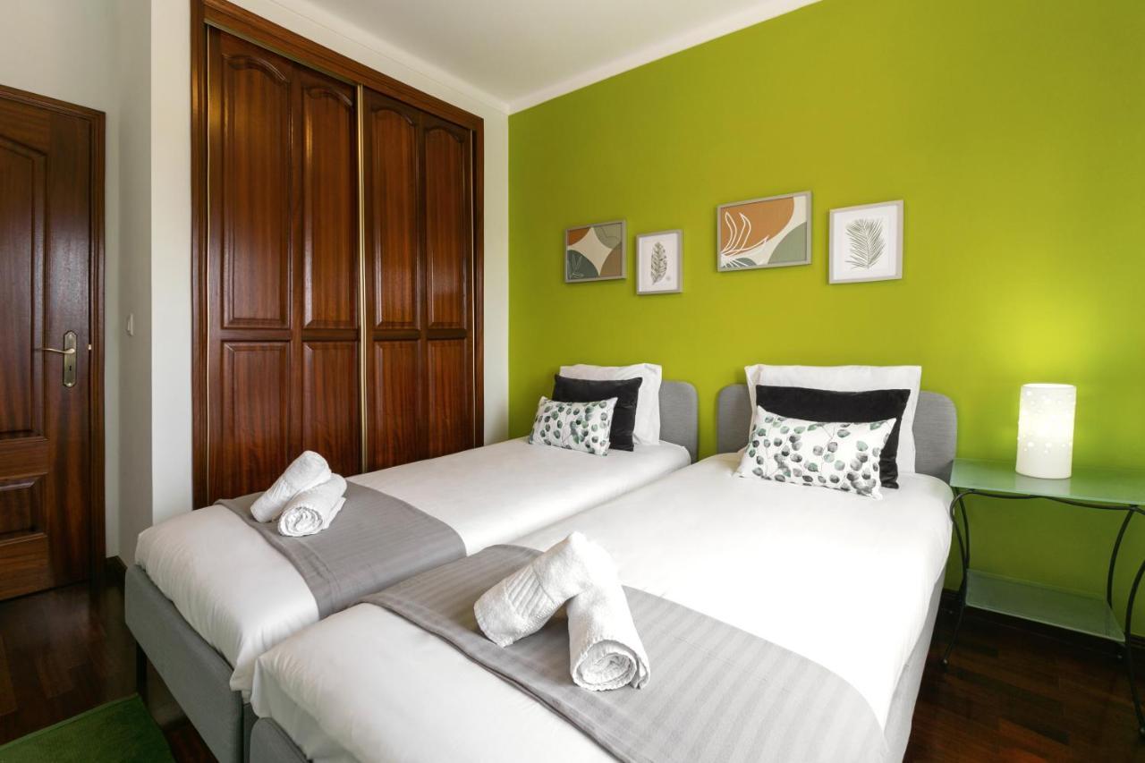Ocean Breeze Villa Atouguia Da Baleia Bagian luar foto